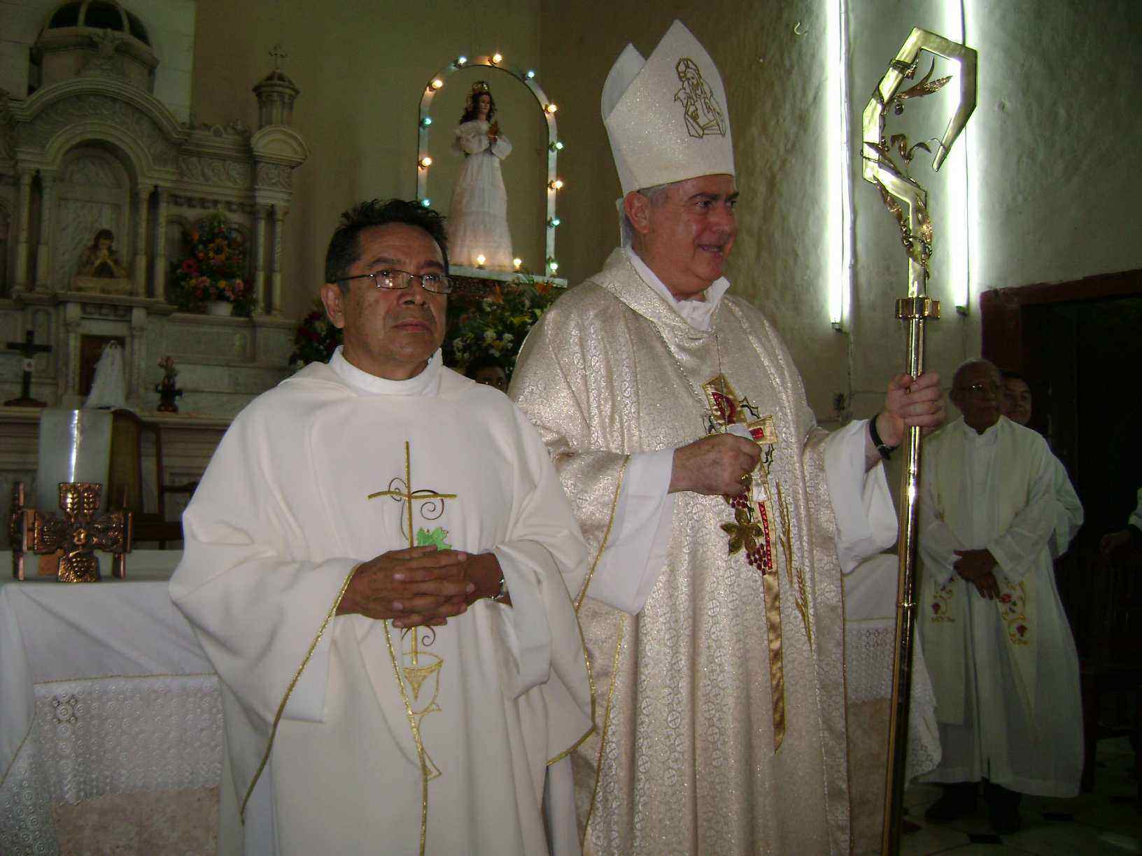 Presentan_nuevo_prroco_045